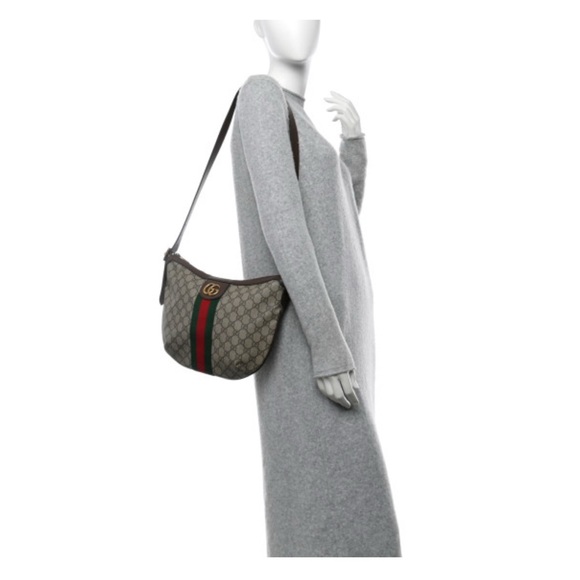 Gucci OPHIDIA
Ophidia medium shoulder bag
Style 598125 9IK3T 001 - Picture 16 of 16